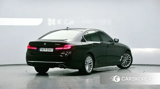 BMW 5 Series (G30) id 3350123 из Кореи 12