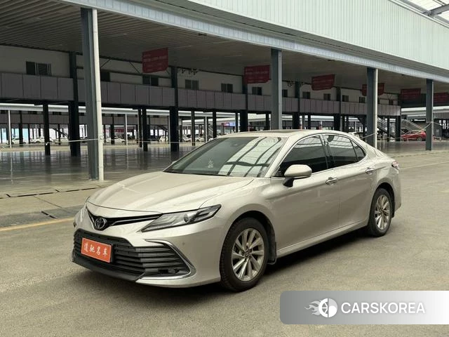 Toyota Camry 2022 Шампань из Китая, фото 2