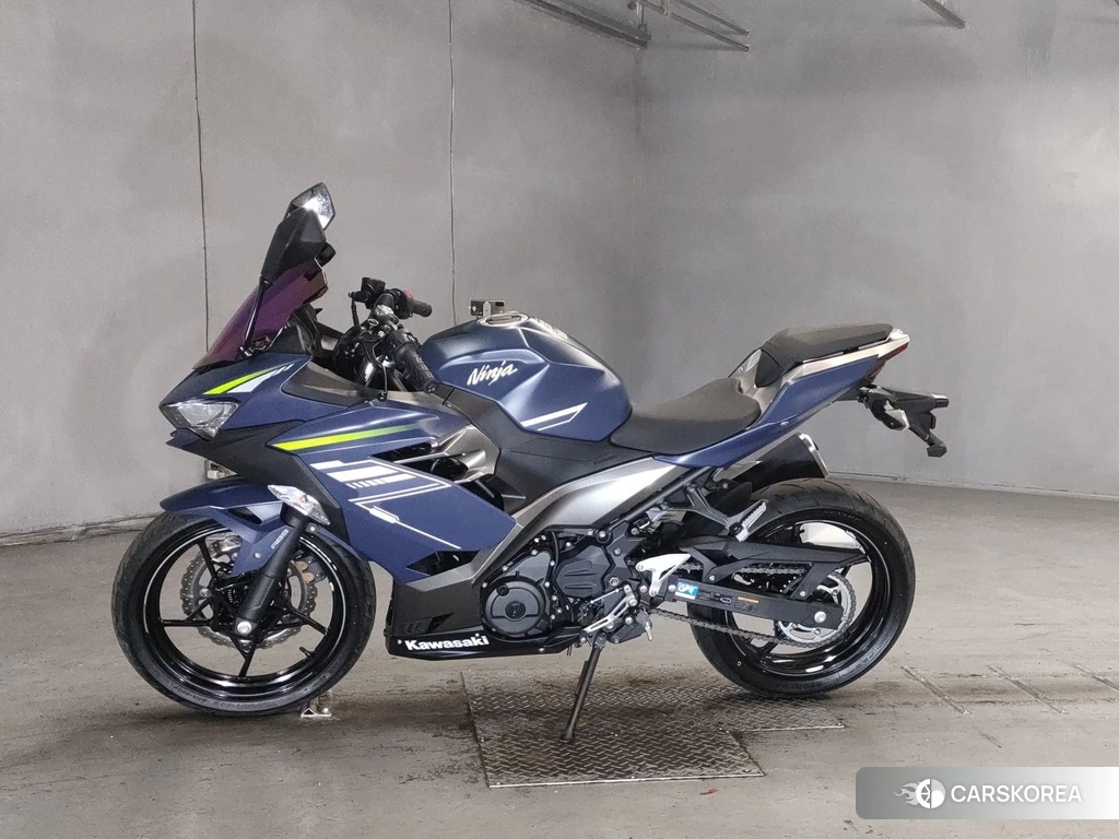 Проданный Kawasaki NINJA 400 2022 из Японии