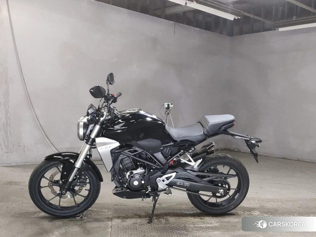 Проданный Honda CB250R 2018 из Японии, фото 2