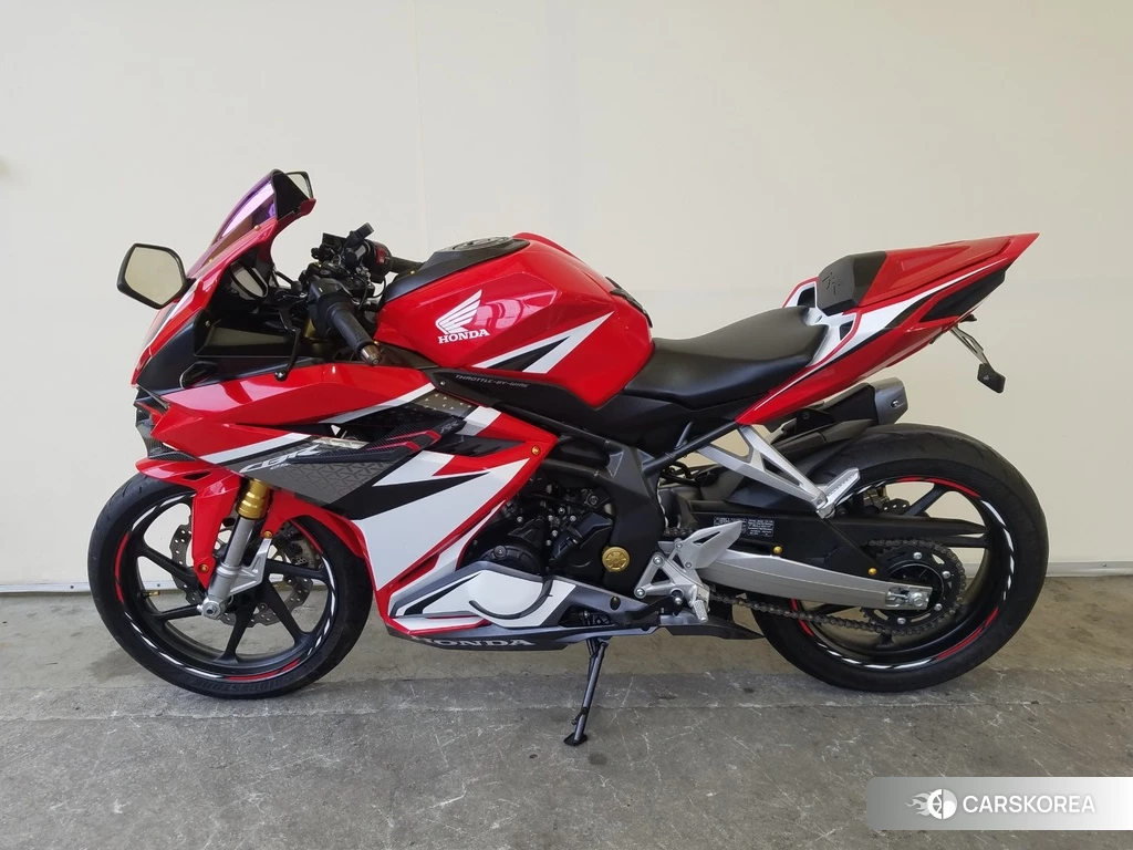 Проданный Honda CBR250RR 2017 из Японии, фото 2