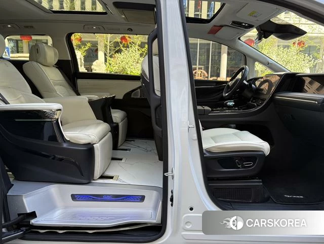 GAC Trumpchi Trumpchi E9 PHEV 2023 Белый из Китая, фото 4