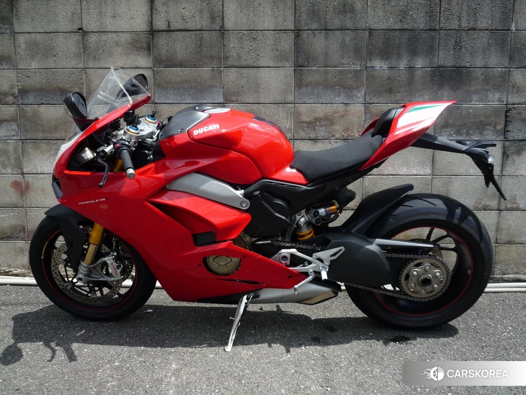 Проданный Ducati PANIGALE V4 S 2018 из Японии