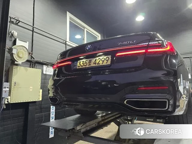 BMW 7 Series (G11) 2022 Черный из Кореи, фото 2