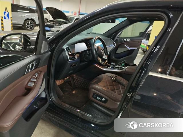 BMW X5 2023 Черный из Китая, фото 2