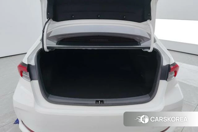 Toyota Corolla id 3791793 из Китая 9
