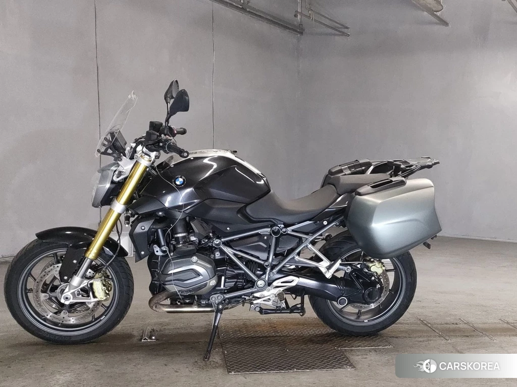 Проданный BMW R1200R 2016 из Японии