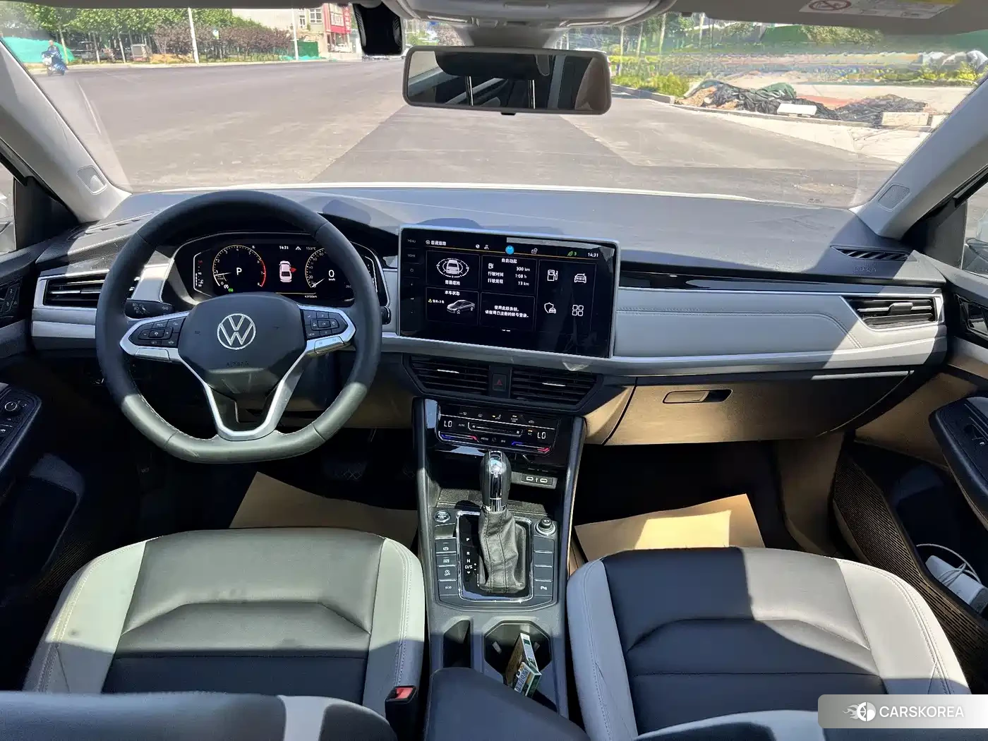 Volkswagen Bora 2023 Белый из Китая, фото 5