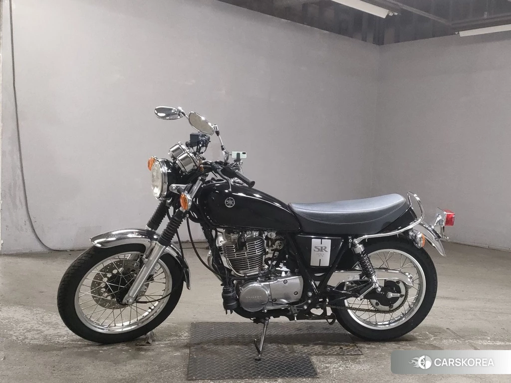 Проданный Yamaha SR 400 2020 из Японии, фото 2