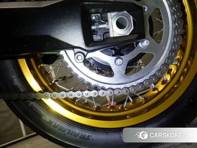 Suzuki V-STROM 800DE id 3947200 из Японии 12