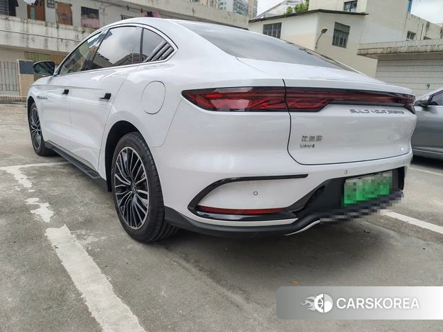 BYD Han DM 2023 Белый из Китая, фото 2