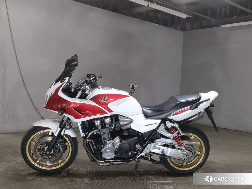 Проданный Honda CB1300SF BOLDOR 2011 из Японии