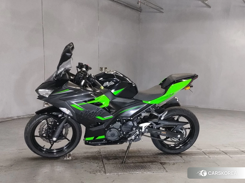 Проданный Kawasaki NINJA 400 id 4125021 из Японии