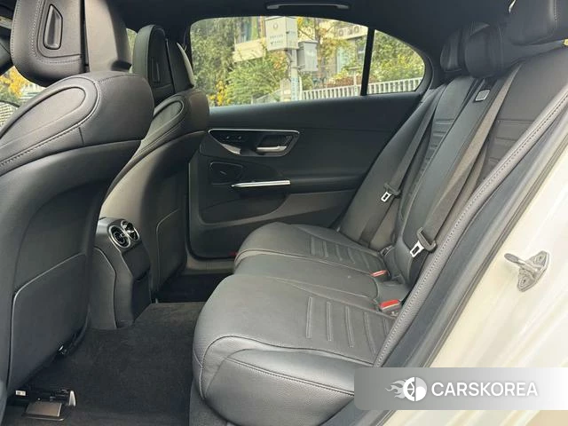 Mercedes-Benz Class C 2023 Белый из Китая, фото 2