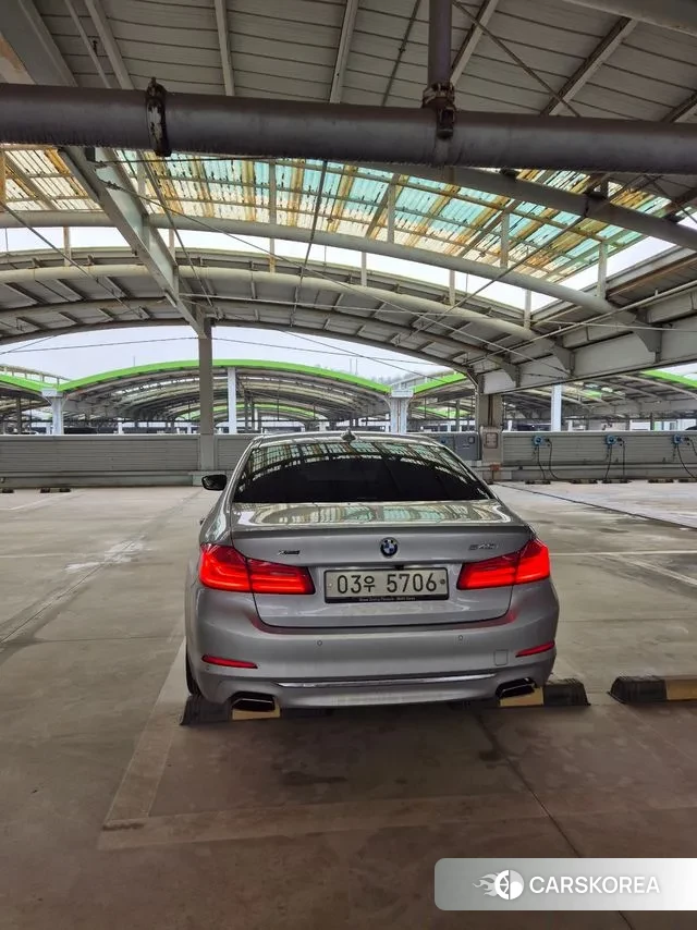 BMW 5 Series (G30) 2018 Серебристо-серый из Кореи, фото 2