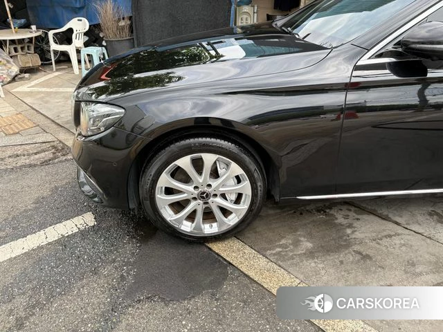 Mercedes-Benz E-Class W213 2018 Черный из Кореи, фото 2