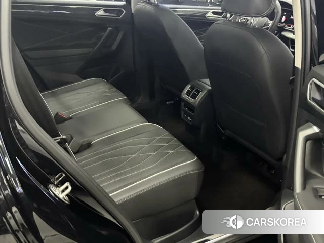 Volkswagen Tiguan L 2023 Черный из Китая, фото 3