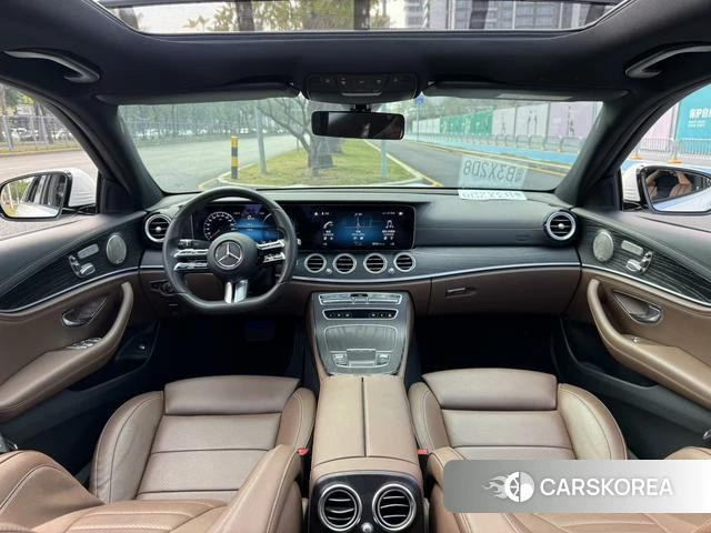 Mercedes-Benz E-class 2022 Белый из Китая, фото 2