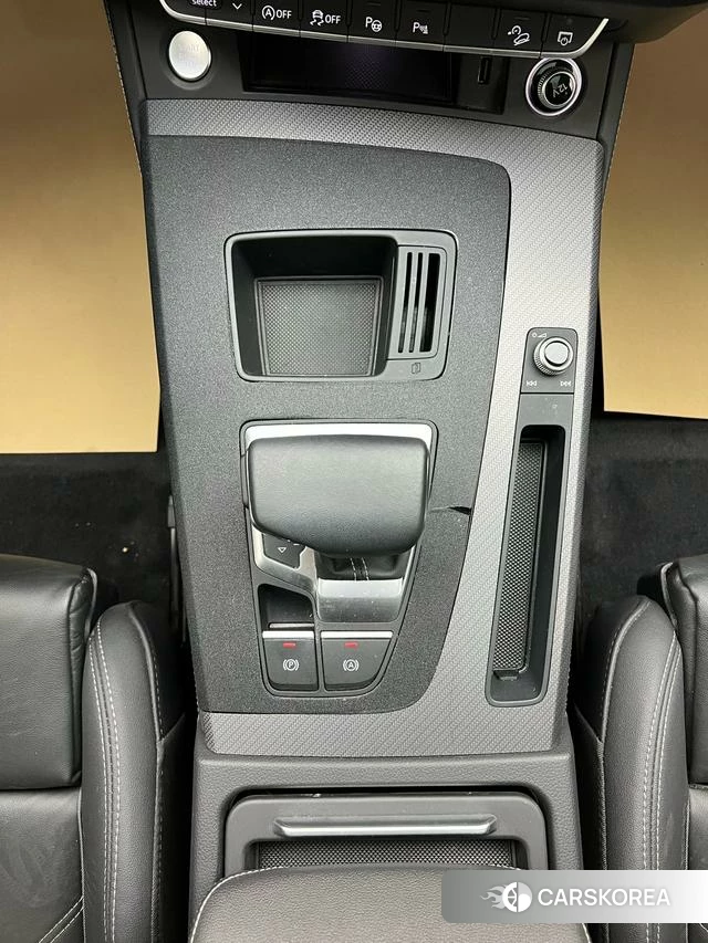 Audi Q5L id 4259464 из Китая 12