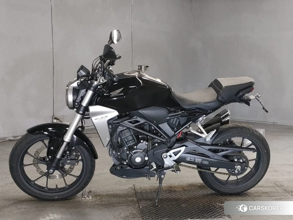 Проданный Honda CB250R 2018 из Японии