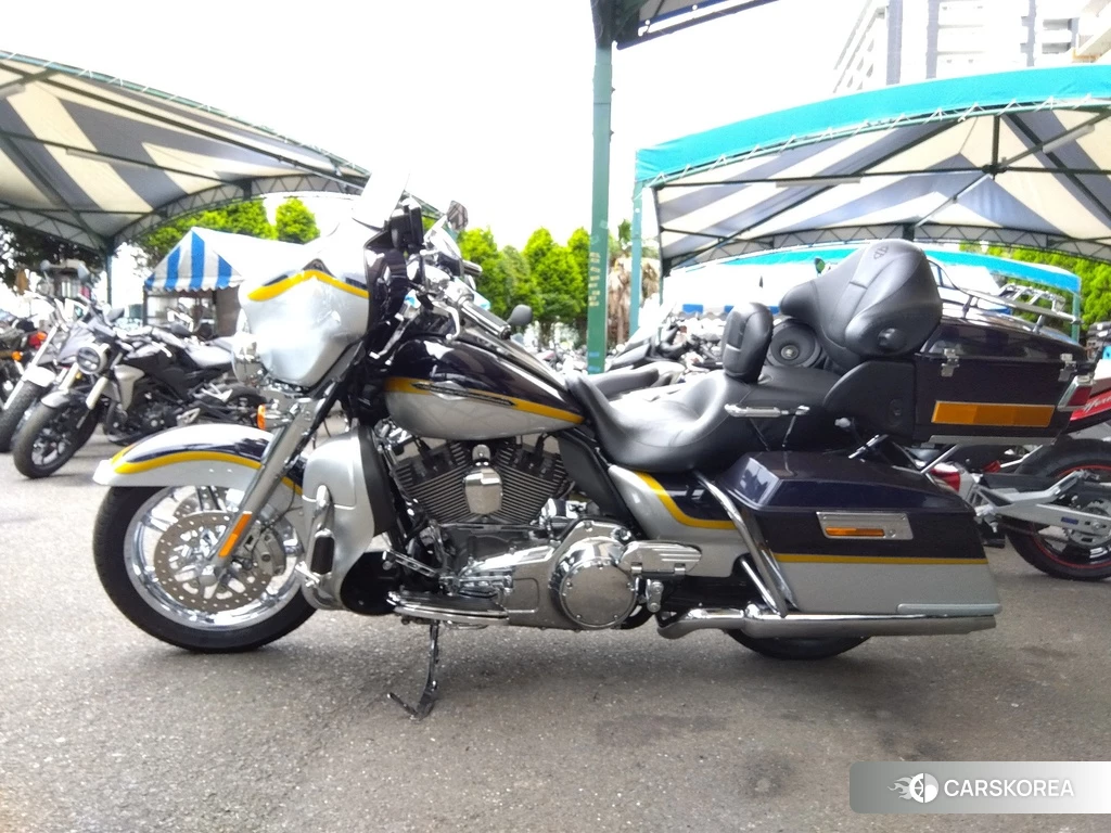 Проданный Harley-Davidson Electra Glide FLHTCUSE1800 CVO 2012 из Японии, фото 2