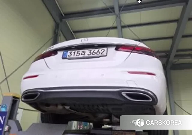 Mercedes-Benz E-Class W213 2022 Белый из Кореи, фото 2