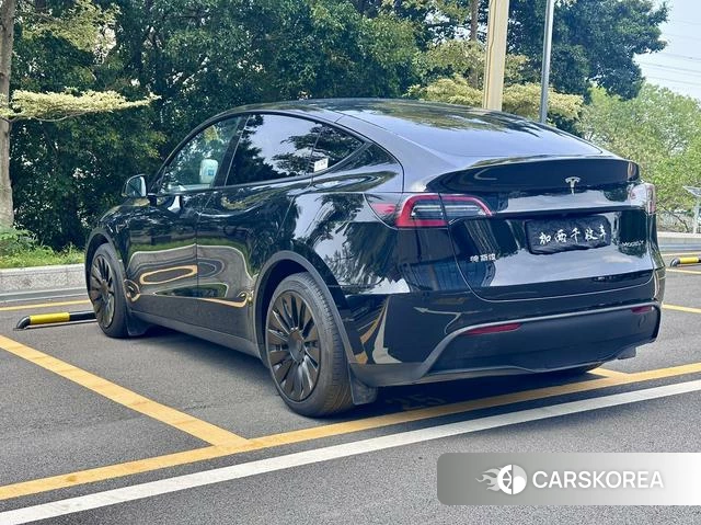 Tesla Model Y 2021 Черный из Китая, фото 2