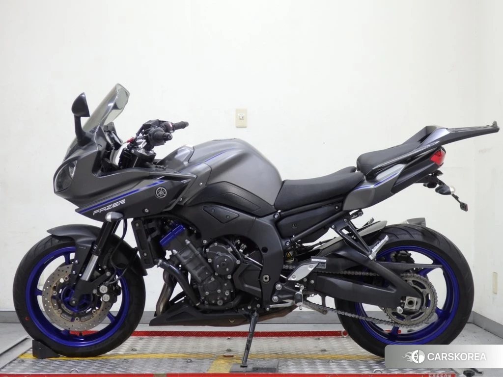 Проданный Yamaha FZ8-S 2013 из Японии, фото 2