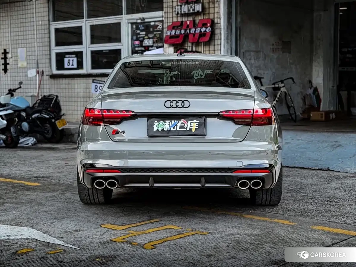 Audi S4 2023 Silver/gray из Китая, фото 2