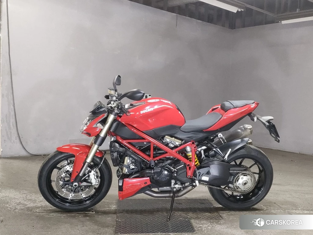 Проданный Ducati STREETFIGHTER 848 2013 из Японии, фото 2