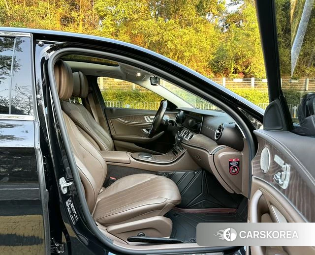 Mercedes-Benz E-class id 4306843 из Китая 8