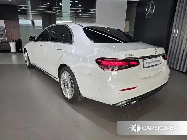 Mercedes-Benz E-Class W213 2021 Белый из Кореи, фото 6