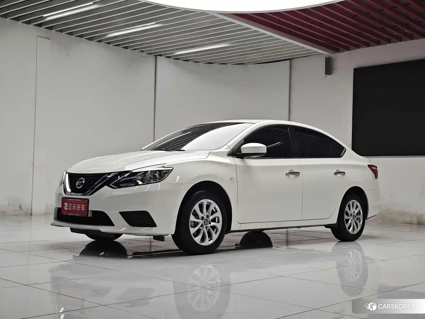 Nissan Sylphy 2024 Белый из Китая, фото 2