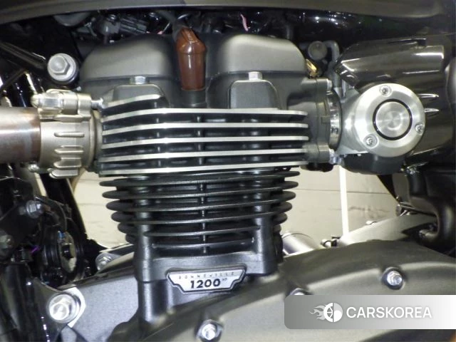 Engine photo