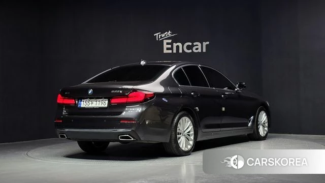 BMW 5 Series (G30) id 4343171 из Кореи 12