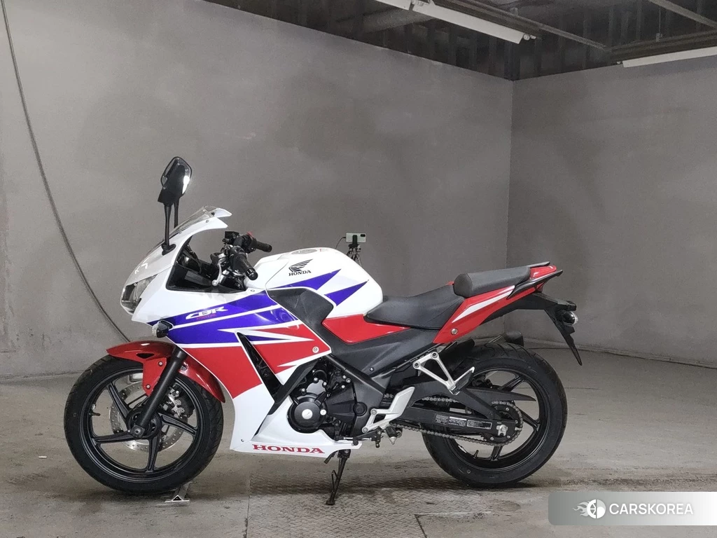 Проданный Honda CBR250R 2015 из Японии