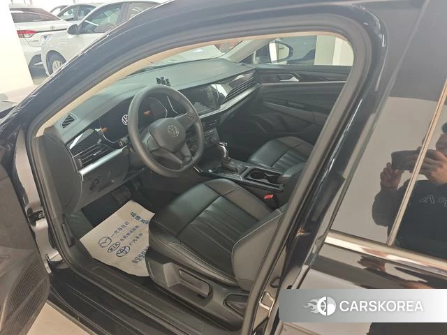 Volkswagen Passat 2023 Черный из Китая, фото 2