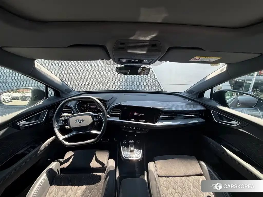 Audi Q4 2024 Синий из Китая, фото 2