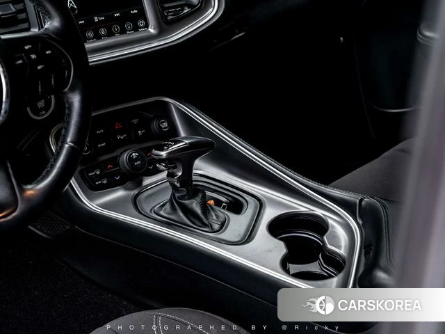 Dodge Challenger 2023 Черный из Китая, фото 6