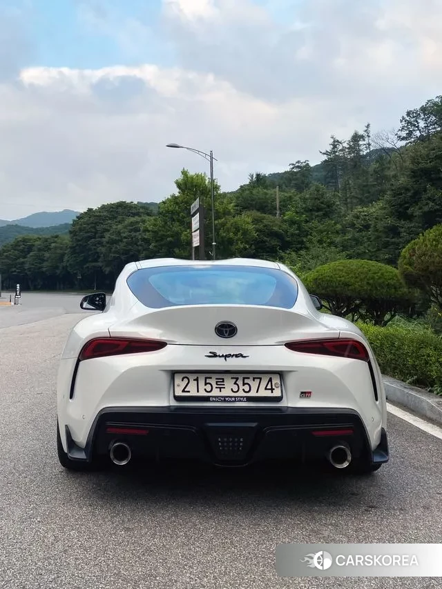 Toyota Supra 5th Generation 2023 Белый из Кореи, фото 2