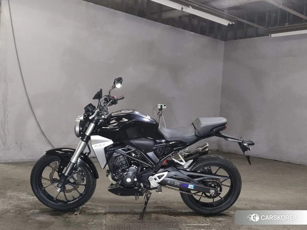 Проданный Honda CB250R 2018 из Японии