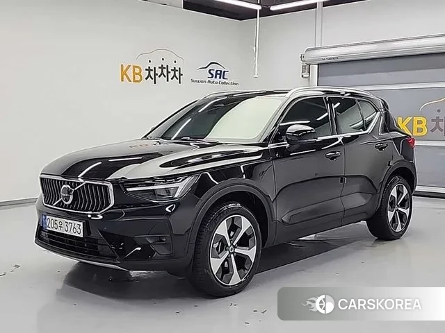 Volvo XC40 2024 Черный из Кореи, фото 2
