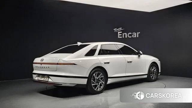 Hyundai Grandeur Hybrid (GN7) id 3555381 из Кореи 12