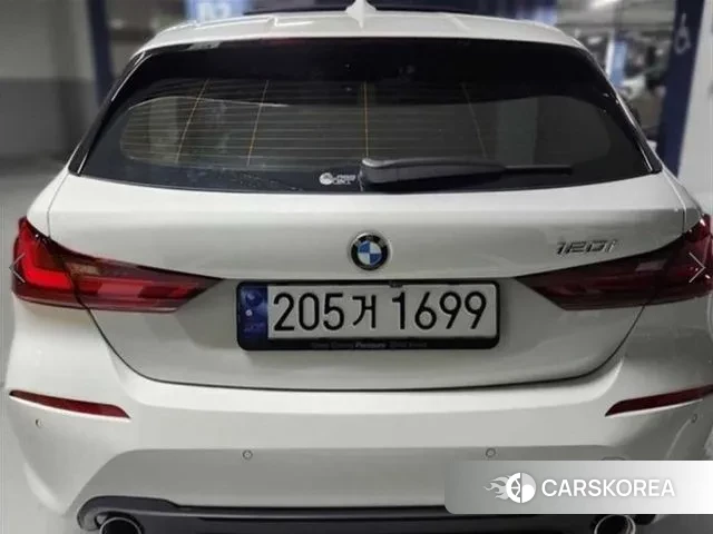 BMW 1 Series (F40) 2023 Белый из Кореи, фото 2