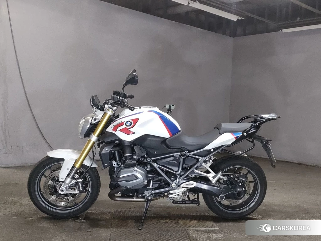 Проданный BMW R1200R 2016 из Японии