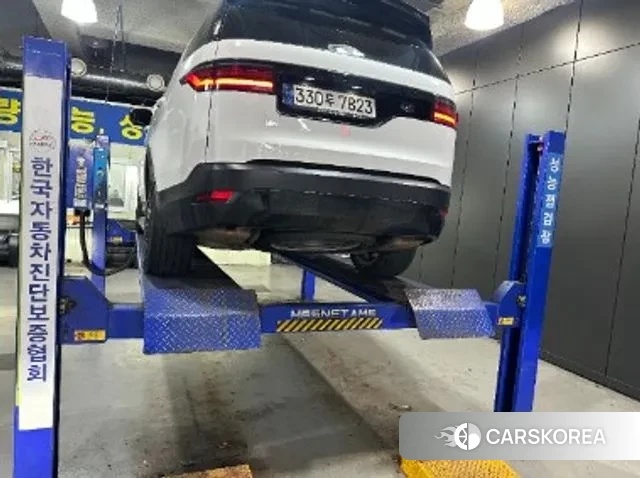 Land Rover Discovery 5 2023 Белый из Кореи, фото 2