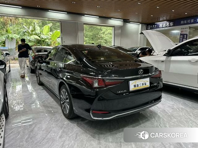 Lexus ES id 4314677 из Китая 12