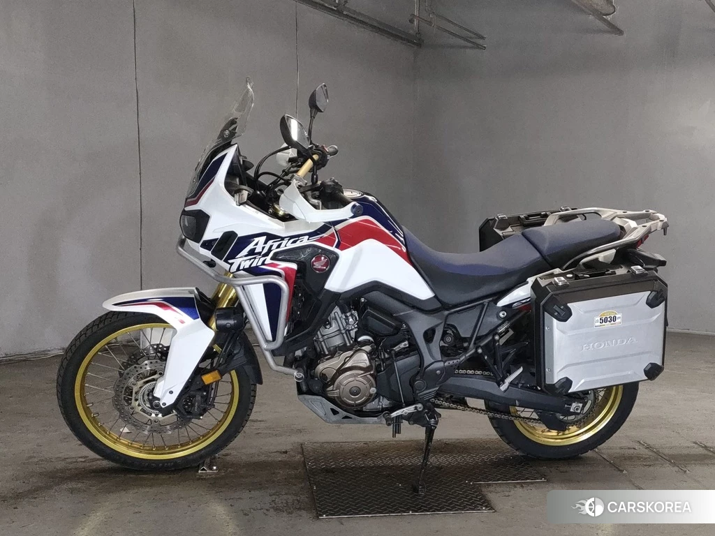 Проданный Honda CRF1000L AFRICA TWIN 2016 из Японии, фото 2