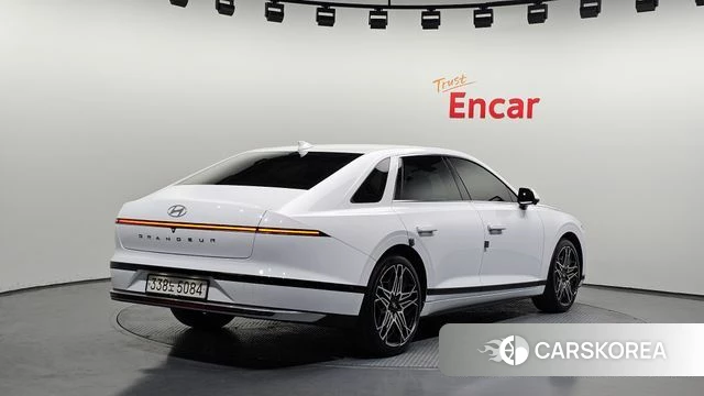 Hyundai Grandeur Hybrid (GN7) id 3940219 из Кореи 12