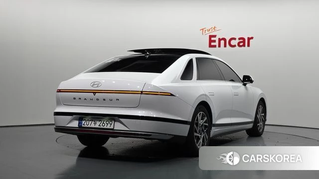 Hyundai Grandeur (GN7) id 3921818 из Кореи 12